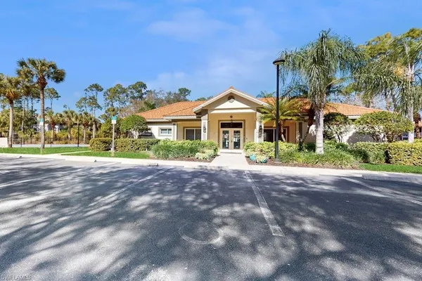 $4,500 | 350 Robin Hood Circle, Unit 202, Naples, FL 34104