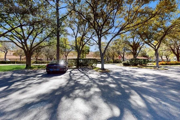 $4,500 | 350 Robin Hood Circle, Unit 202, Naples, FL 34104