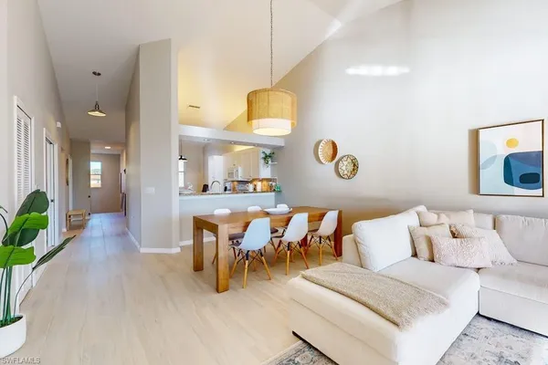 $4,500 | 350 Robin Hood Circle, Unit 202, Naples, FL 34104