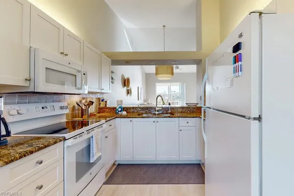 $4,500 | 350 Robin Hood Circle, Unit 202, Naples, FL 34104