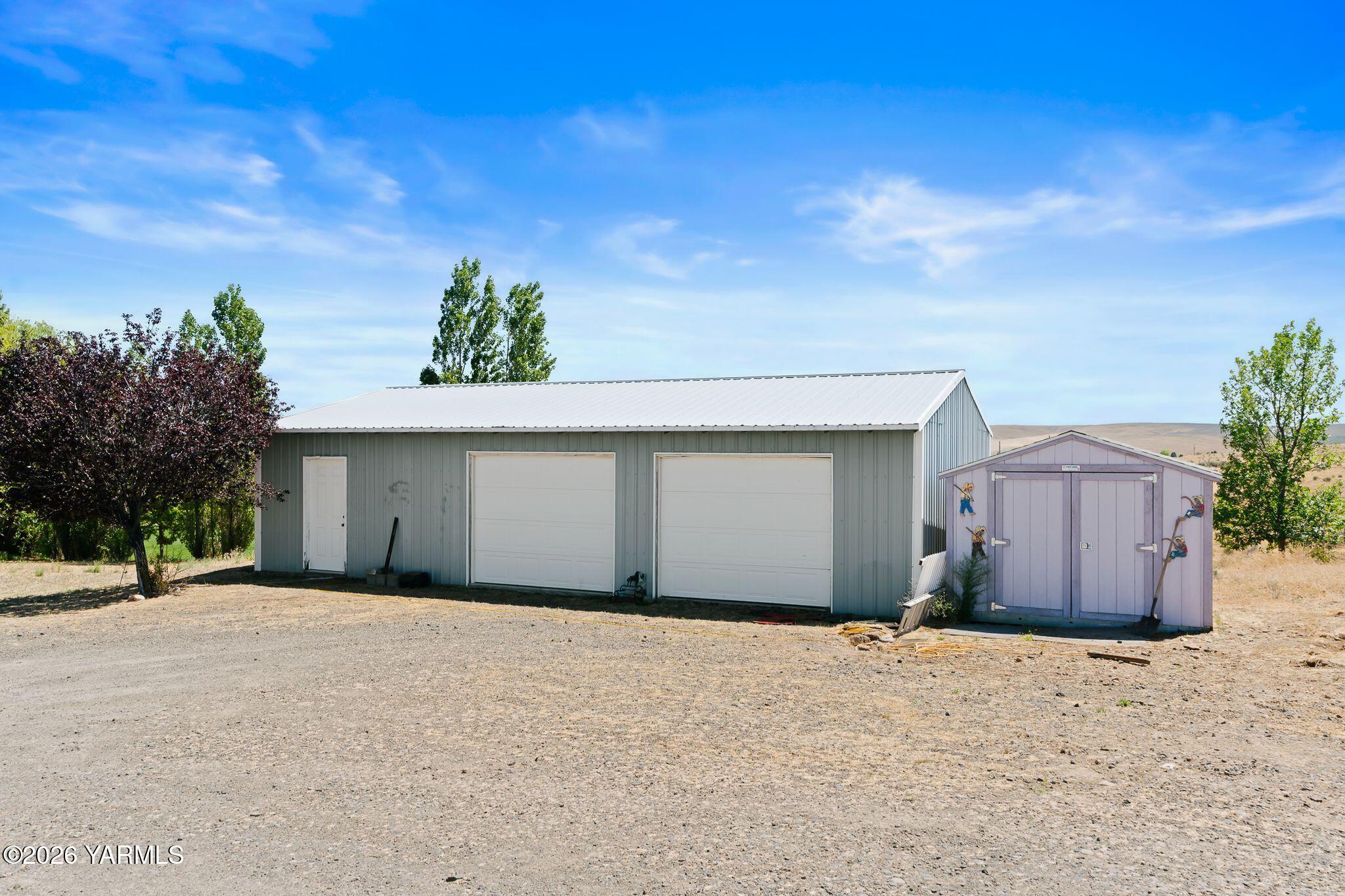 504 Point Drive Selah, WA 98942 - Photo 3 of 38 504 Point Dr-3