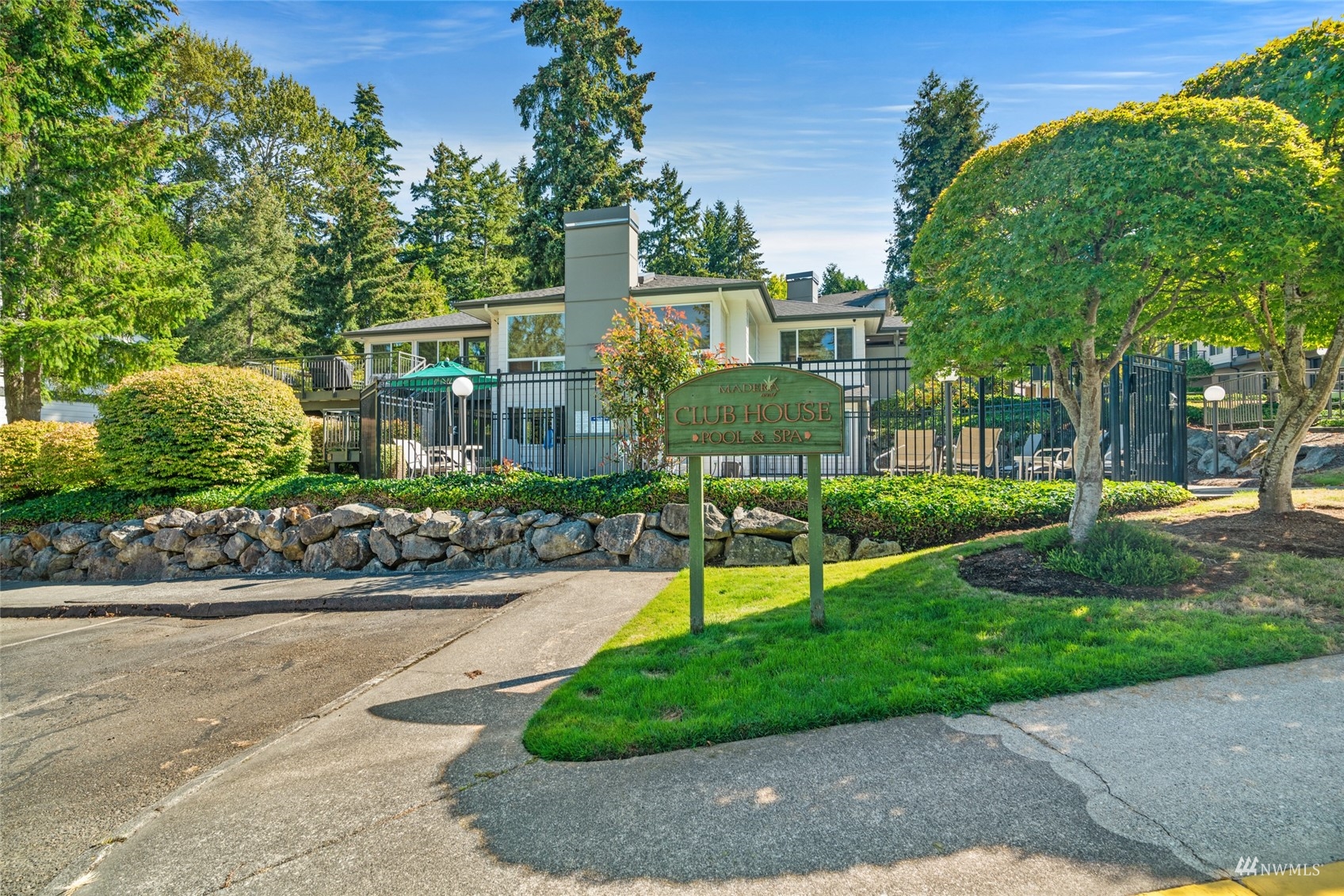 31500 33rd Place Southwest, Unit F204 Federal Way, WA 98023 - Photo 21 of 29 front view of a house with a yard