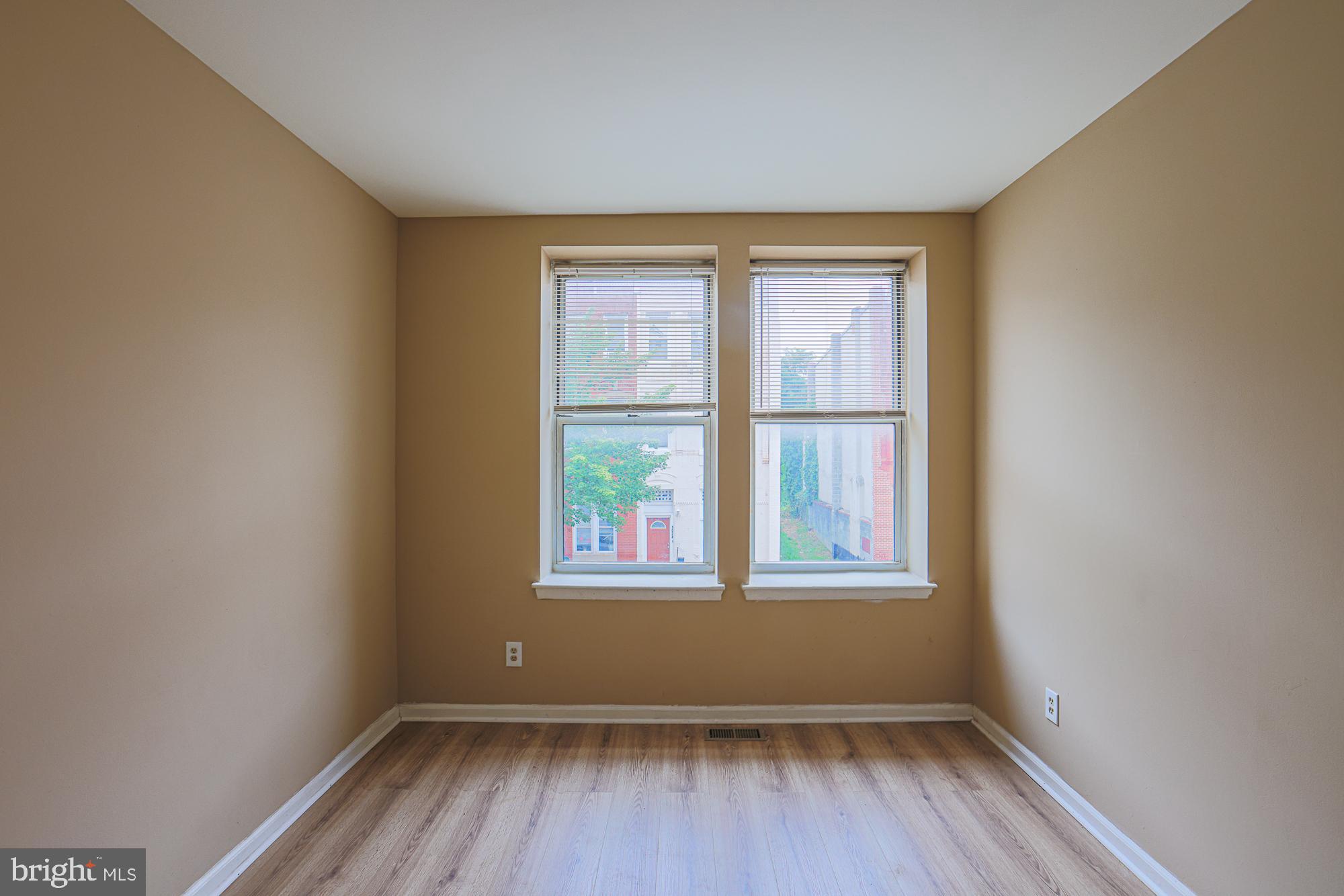 1025 Edmondson Avenue Baltimore, MD 21223 - Photo 11 of 36 Unit B (second floor) Living room