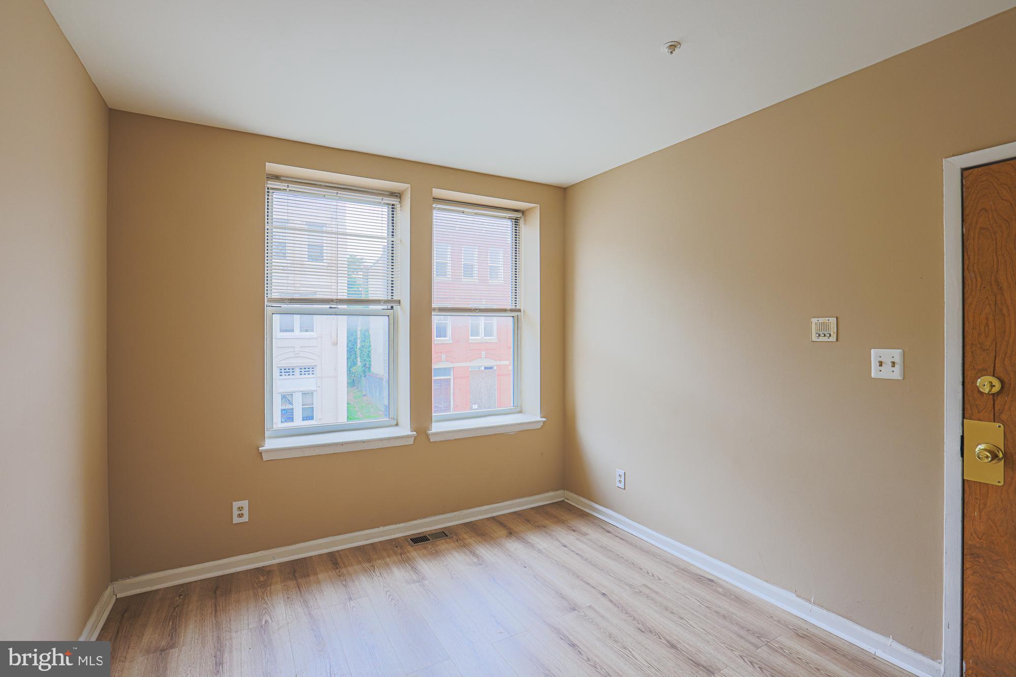 1025 Edmondson Avenue Baltimore, MD 21223 - Photo 9 of 36 Unit B (second floor) Living room