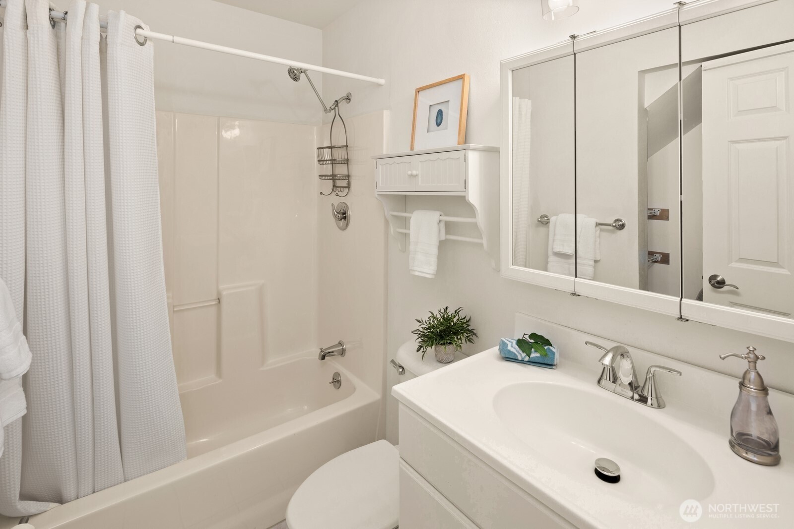 6051 33rd Avenue Northeast Seattle, WA 98115 - Photo 20 of 28