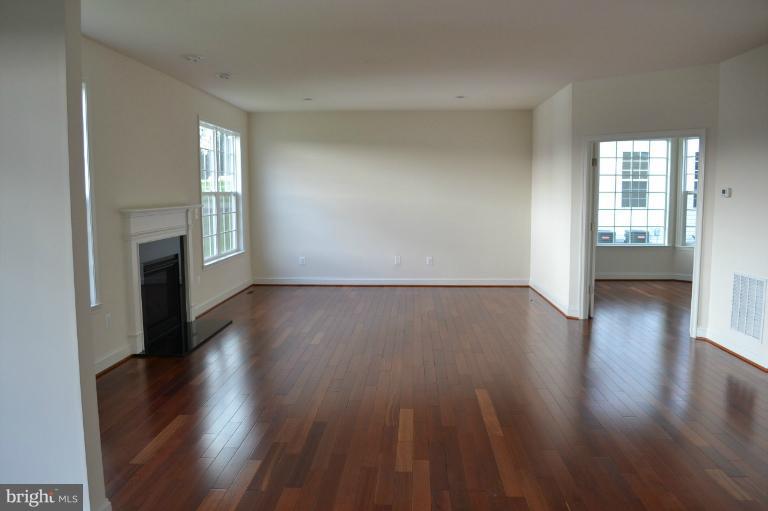 6712 Broadview Road Baltimore, MD 21209 - Photo 6 of 7 Family Room