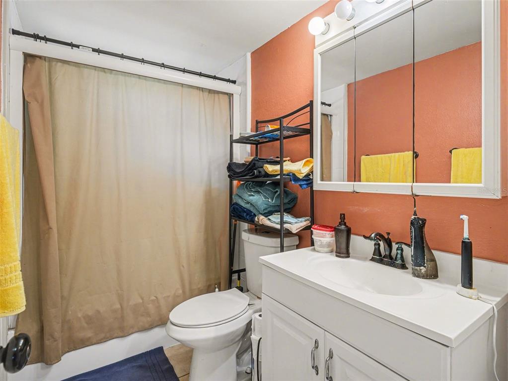 3468 Roslyn Road Venice, FL 34293 - Photo 17 of 24