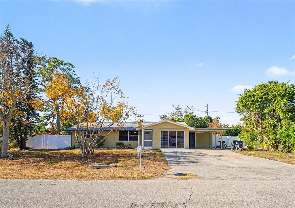 3468 Roslyn Road Venice, FL 34293 - Photo 3 of 24