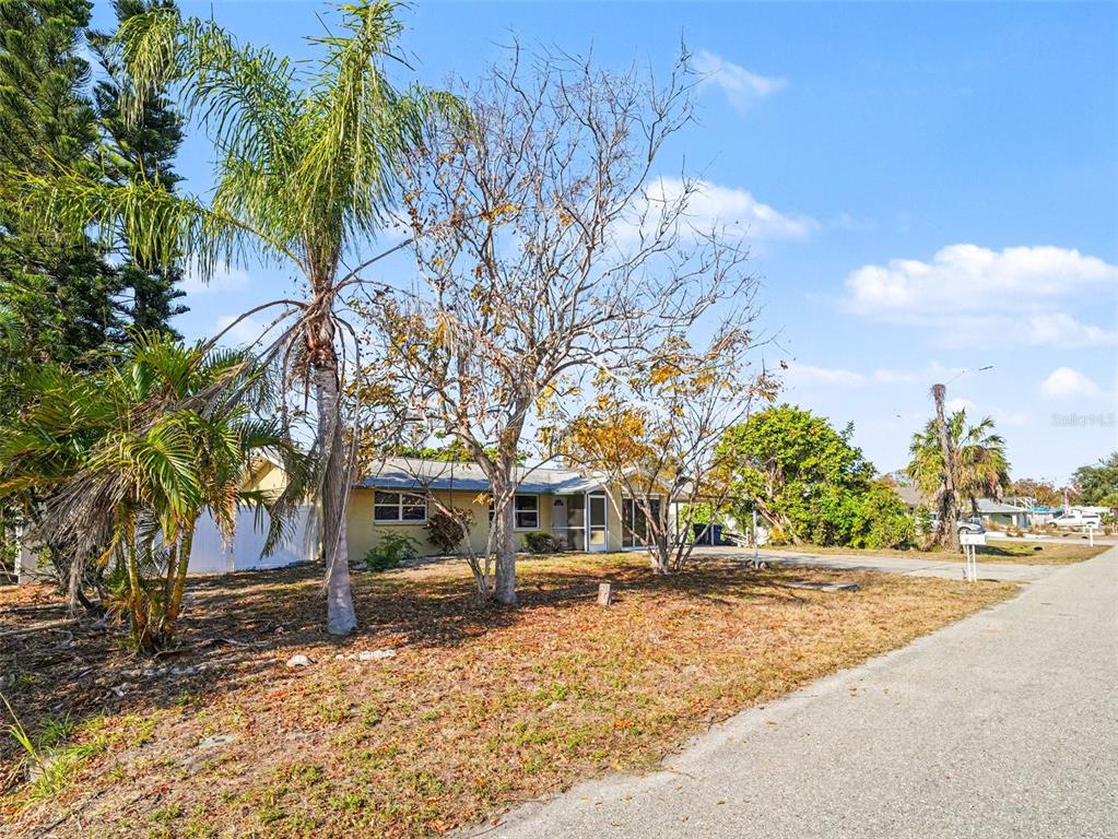 3468 Roslyn Road Venice, FL 34293 - Photo 6 of 24