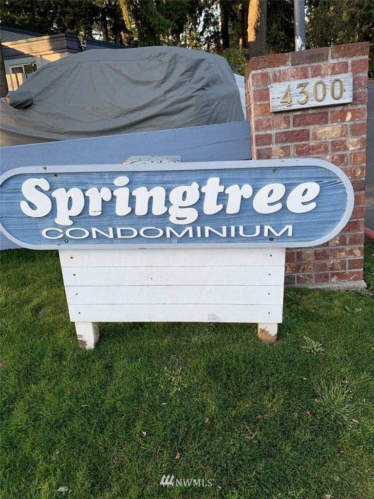 4308 Northeast Sunset Boulevard, Unit F3 Renton, WA 98059 - Photo 26 of 26 a view of a street sign