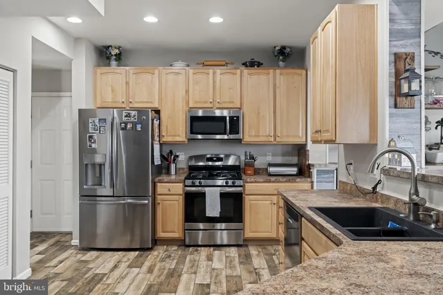 $425,000 | 5 Panama Court, Carneys Point, NJ 08069