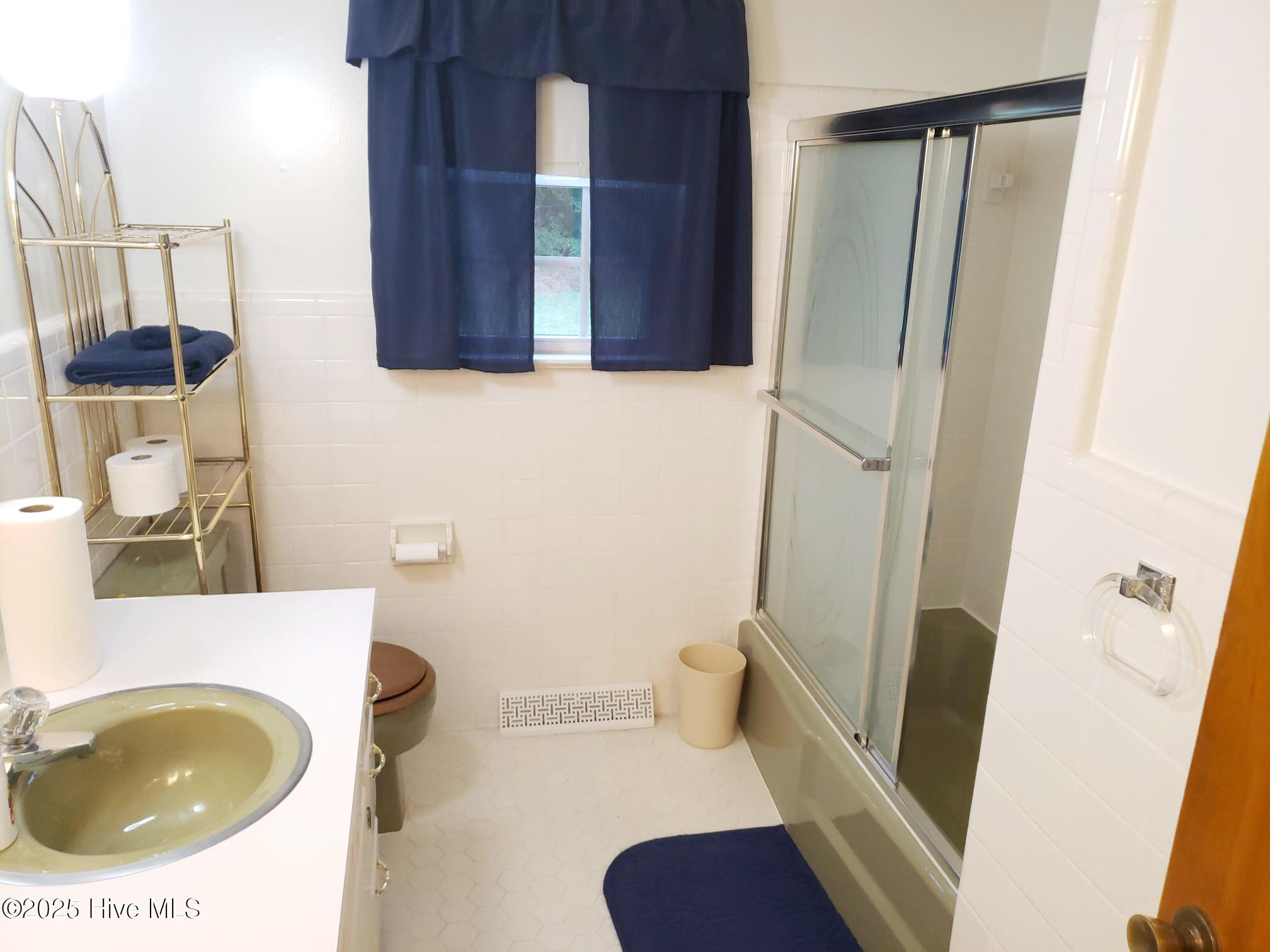 7135 Fate Road Lucama, NC 27851 - Photo 21 of 33 FULL HALL BATH - VW 1