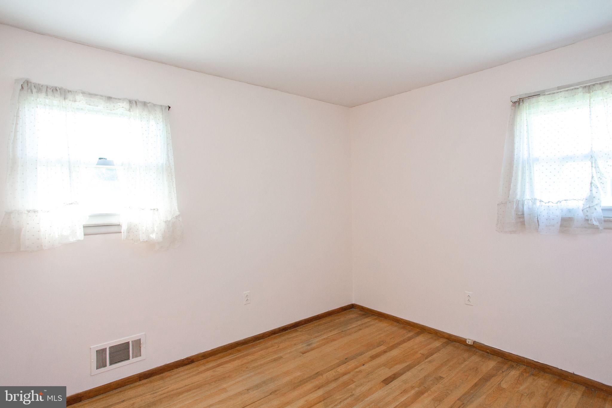 3677 Hineline Road Baltimore, MD 21229 - Photo 14 of 26 Gallery Image 14