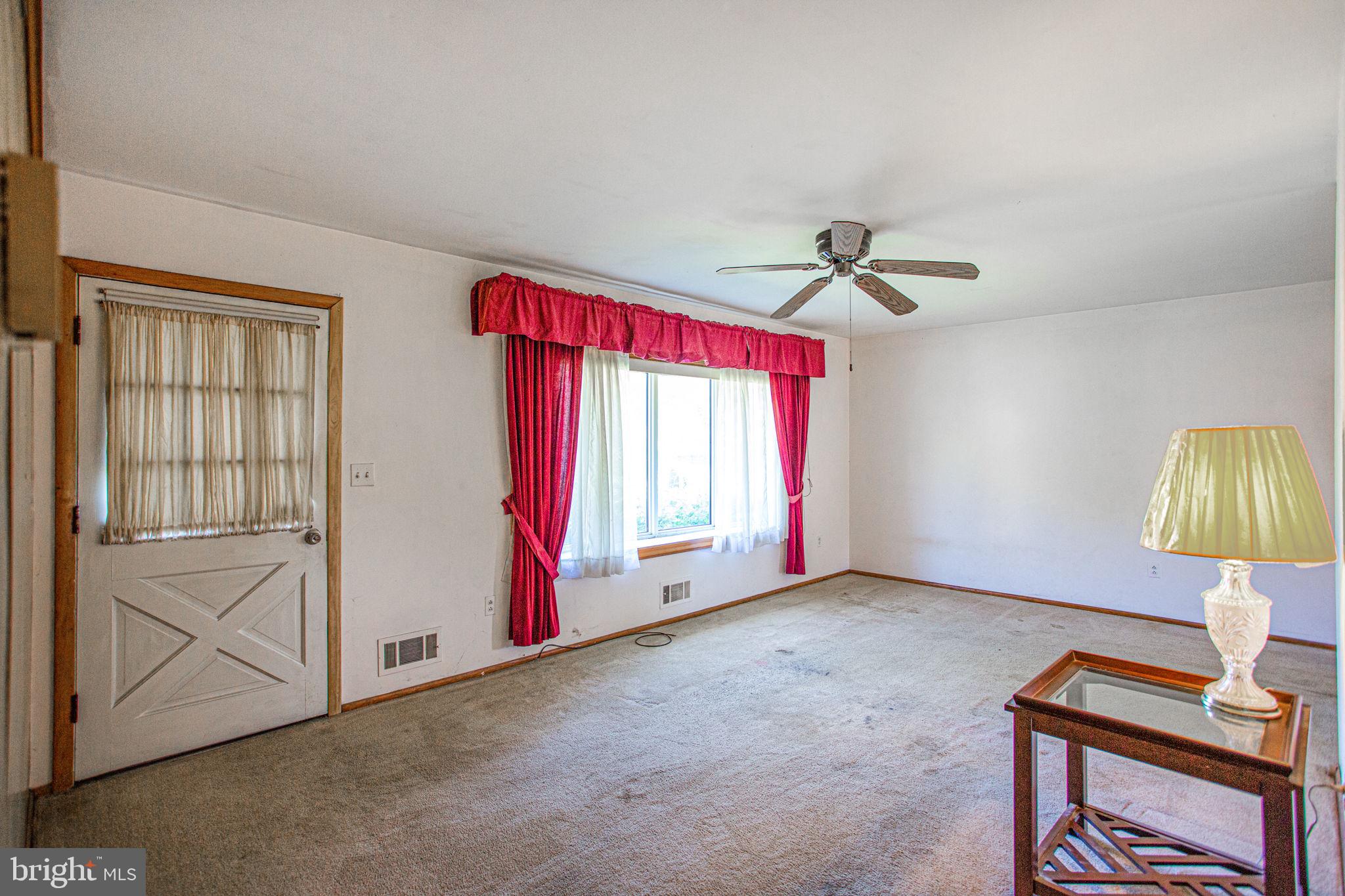 3677 Hineline Road Baltimore, MD 21229 - Photo 4 of 26 Gallery Image 4