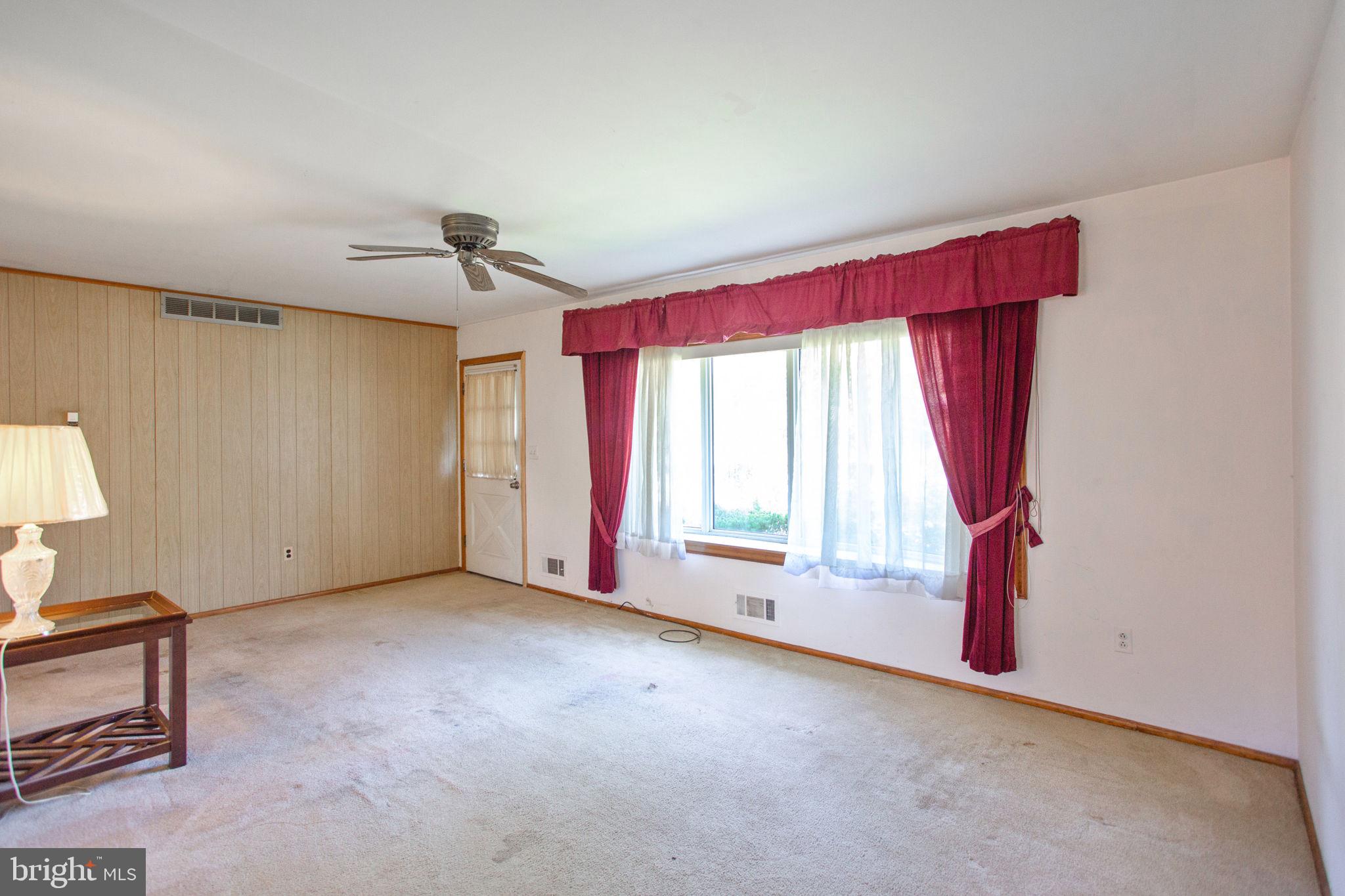 3677 Hineline Road Baltimore, MD 21229 - Photo 5 of 26 Gallery Image 5
