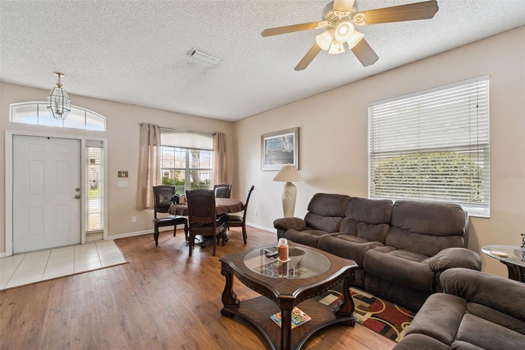 367 Hickory Springs Place DeBary, FL 32713 - Photo 4 of 34