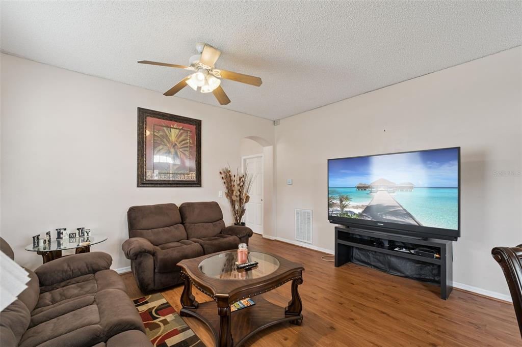 367 Hickory Springs Place DeBary, FL 32713 - Photo 6 of 34