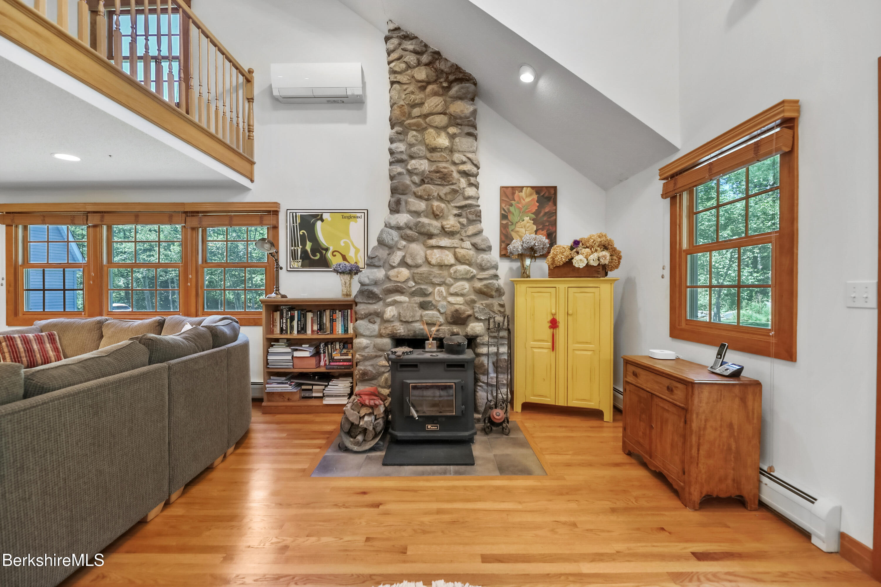 236 Ridge Avenue Otis, MA 01029 - Photo 22 of 69 30-Great Room