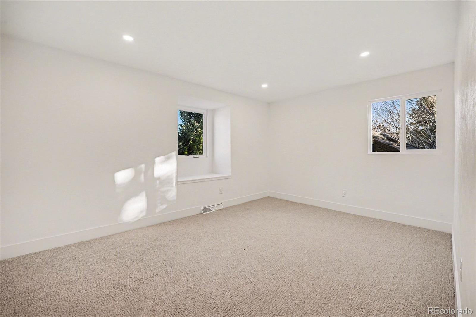 3825 South Peach Way Denver, CO 80237 - Photo 14 of 22