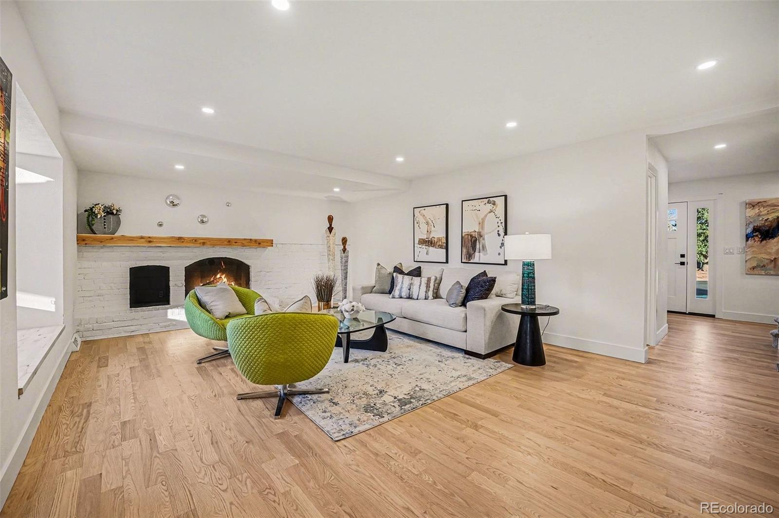 3825 South Peach Way Denver, CO 80237 - Photo 2 of 22