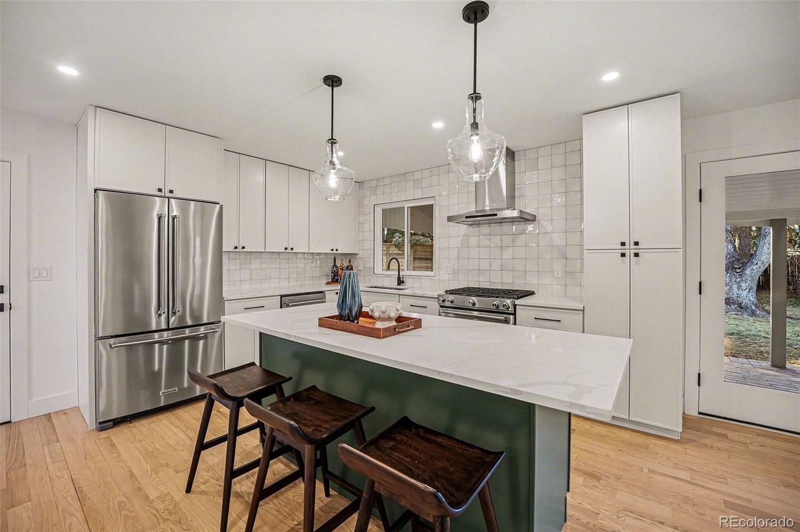 3825 South Peach Way Denver, CO 80237 - Photo 4 of 22