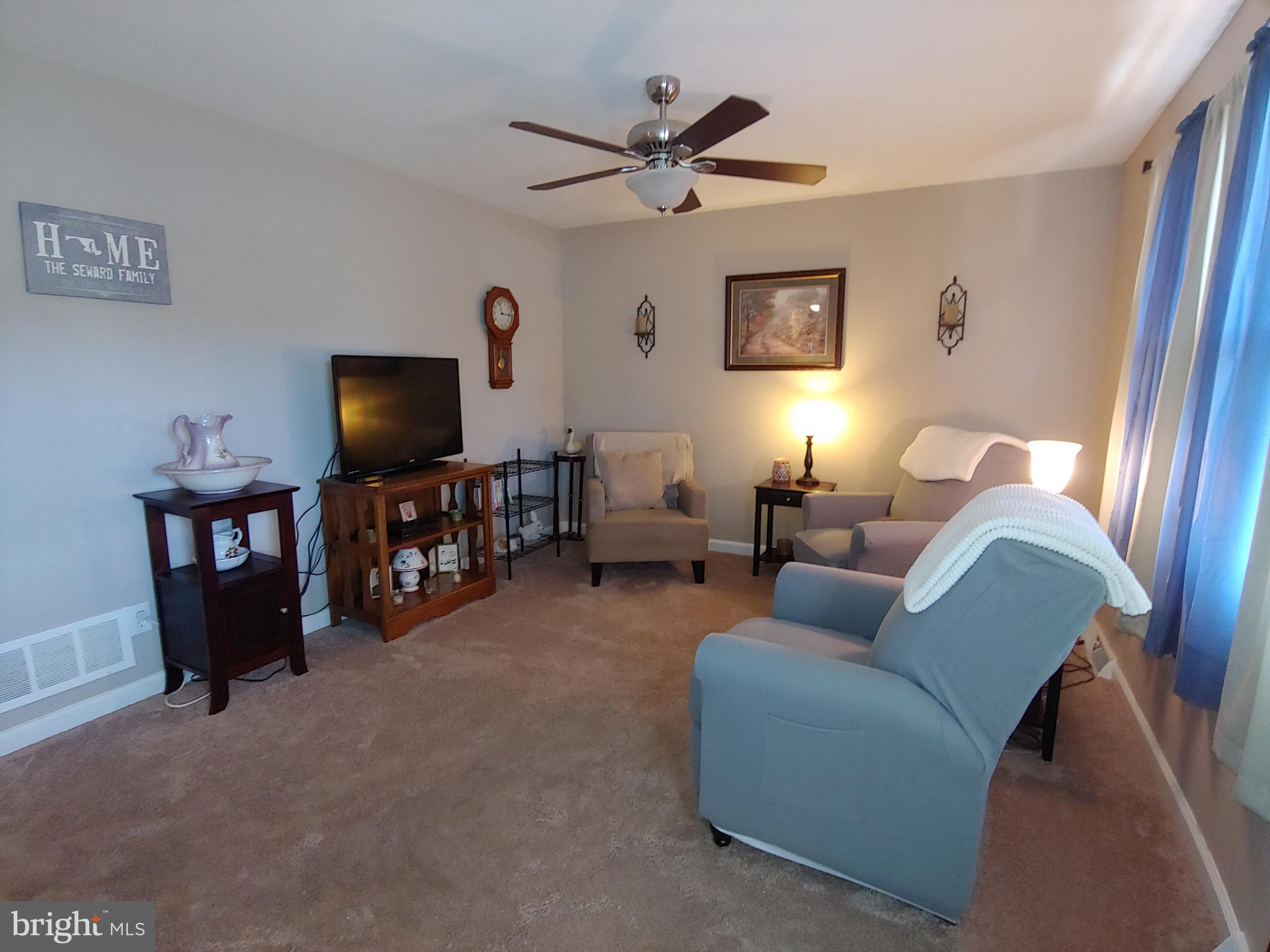 547 Joppa Farm Road Joppa, MD 21085 - Photo 2 of 35 BRIGHT SPACIOUS LIVING ROOM