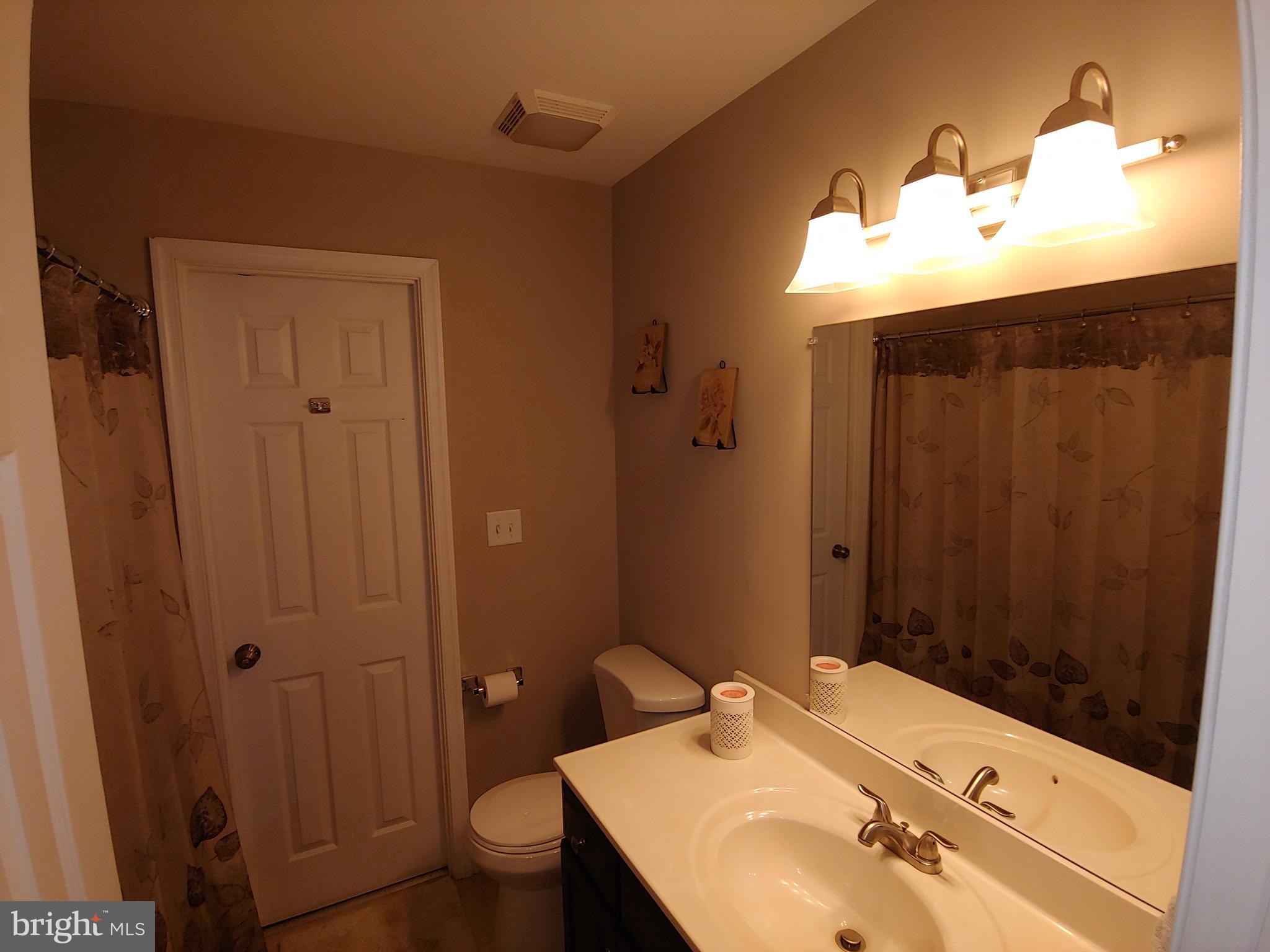 547 Joppa Farm Road Joppa, MD 21085 - Photo 15 of 35 DUAL ENTRY BATH BETWEEN HALL & MSTR BEDROOM