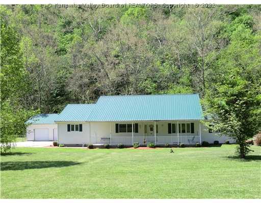 369 Harmons Creek Road Poca, WV 25159 - Photo 1 of 16 Exterior Front.