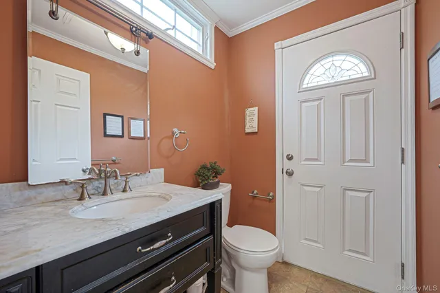 $949,997 | 10 Spyglass Lane, East Setauket, NY 11733