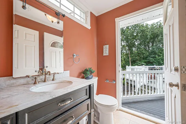 $949,997 | 10 Spyglass Lane, East Setauket, NY 11733