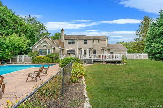 $949,997 | 10 Spyglass Lane, East Setauket, NY 11733