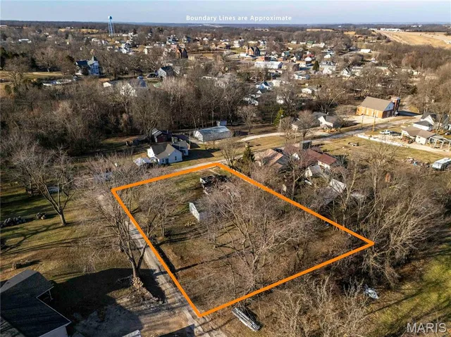 $1 | 121 Park Avenue, Frankford, MO 63441