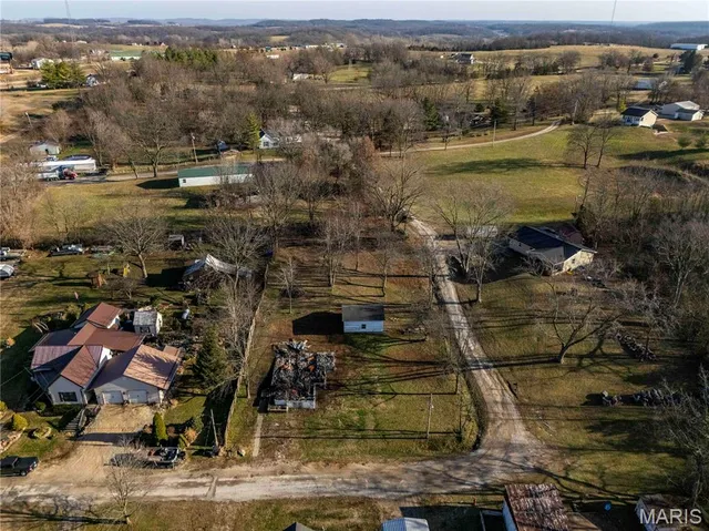 $1 | 121 Park Avenue, Frankford, MO 63441