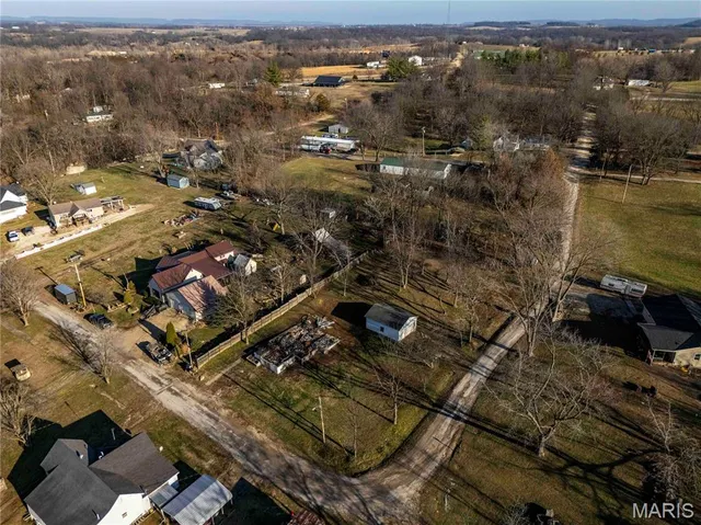 $1 | 121 Park Avenue, Frankford, MO 63441