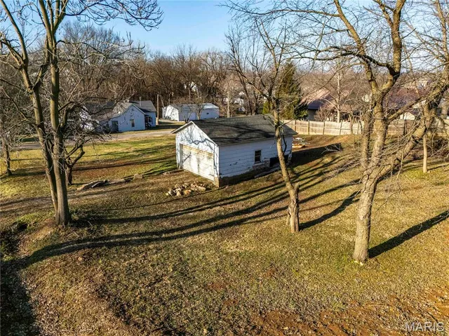 $1 | 121 Park Avenue, Frankford, MO 63441