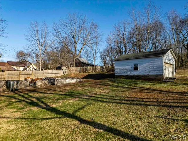 $1 | 121 Park Avenue, Frankford, MO 63441