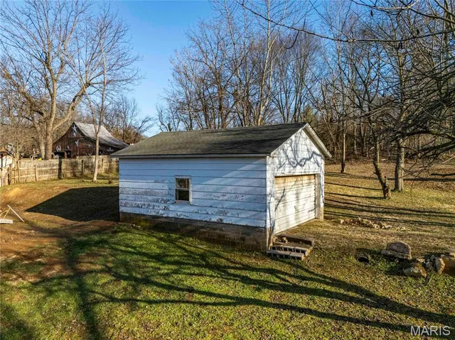 $1 | 121 Park Avenue, Frankford, MO 63441