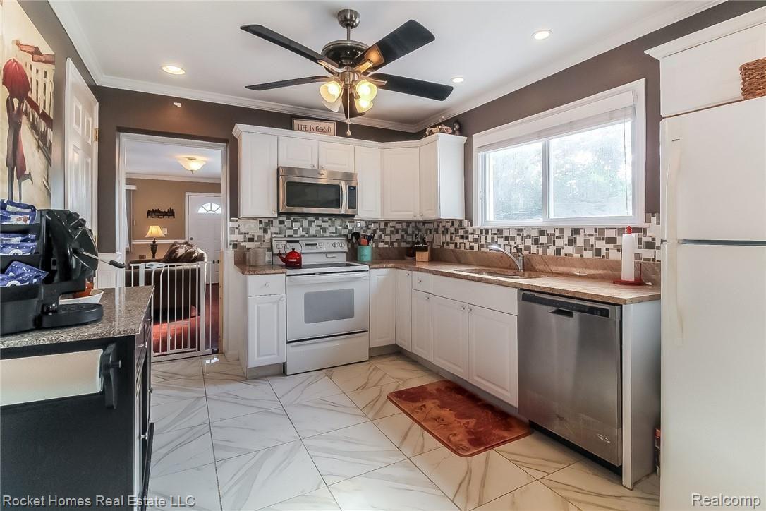 5074 Audubon Road Detroit, MI 48224 - Photo 9 of 27 009-photo-kitchen-6283617.jpg