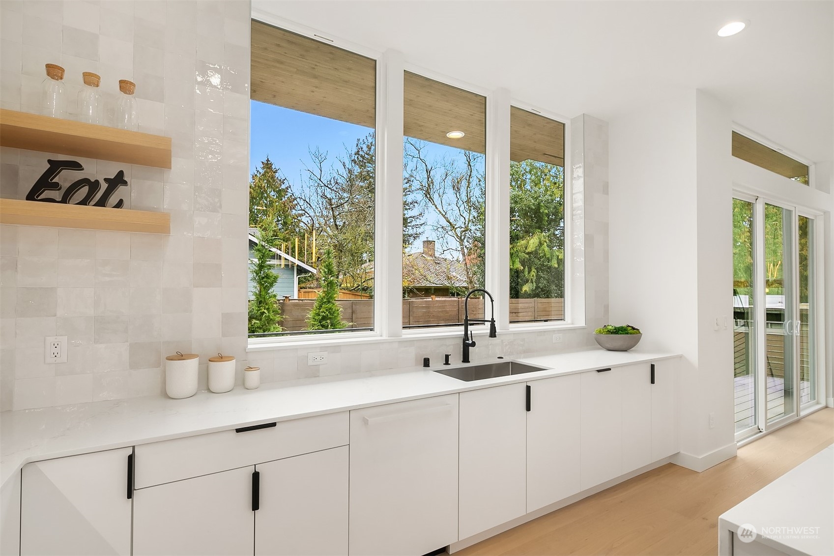 715 North 81st Street Seattle, WA 98103 - Photo 11 of 35