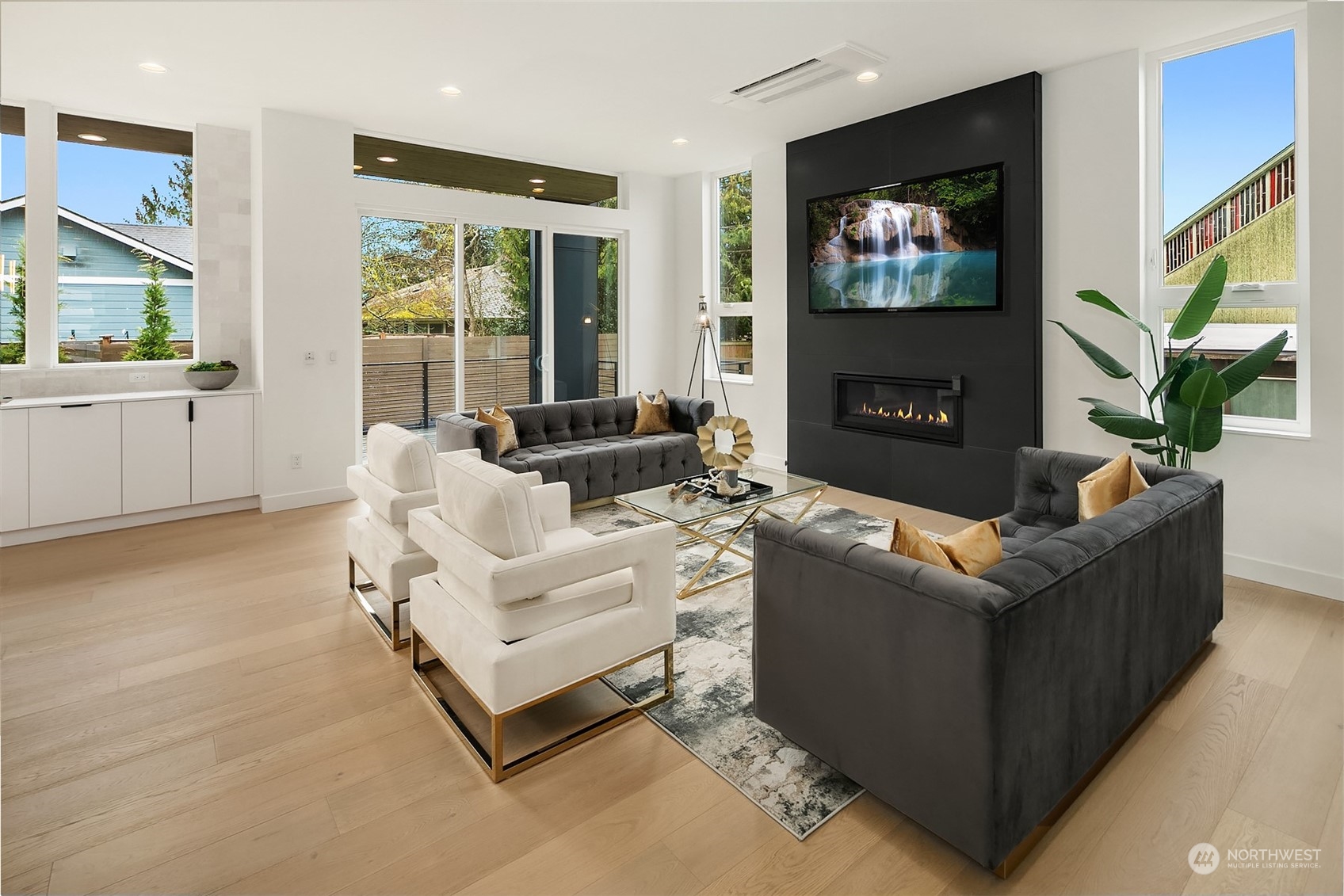 715 North 81st Street Seattle, WA 98103 - Photo 3 of 35