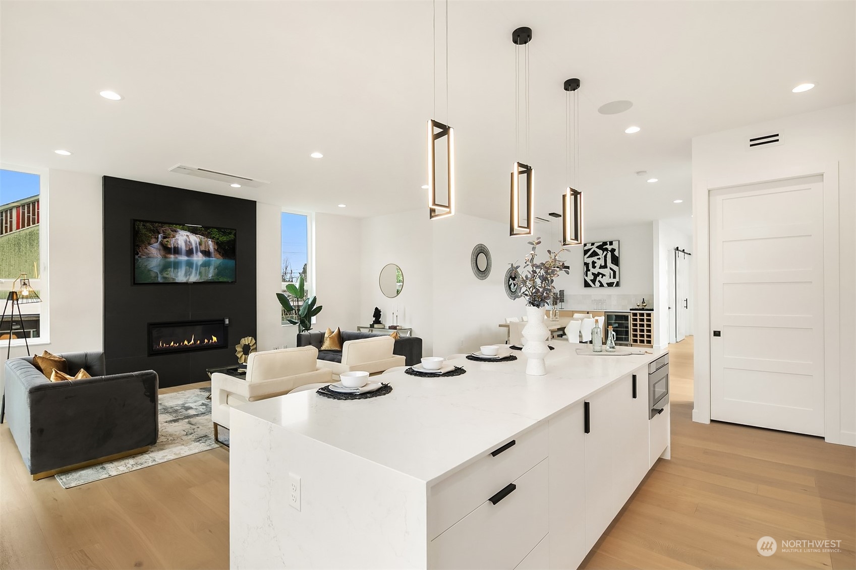 715 North 81st Street Seattle, WA 98103 - Photo 10 of 35