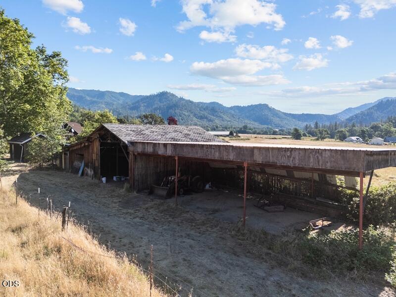 12974 East Evans Creek Road Rogue River, OR 97537 - Photo 21 of 29
