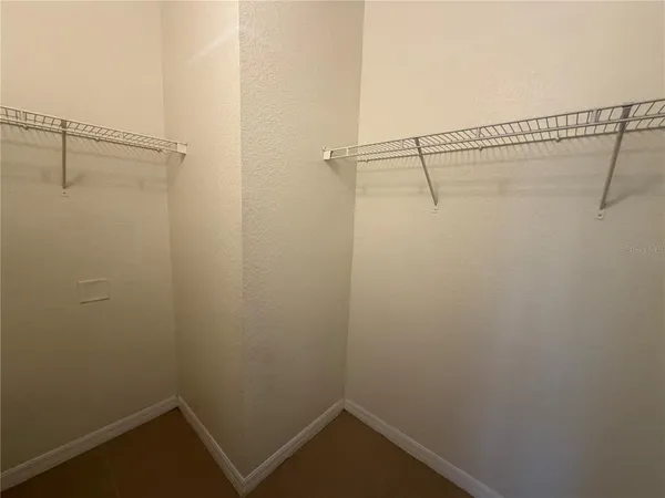 $1,800 | 3735 Conroy Road, Unit 2222, Orlando, FL 32839