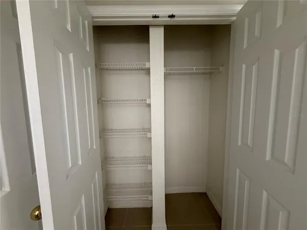 $1,800 | 3735 Conroy Road, Unit 2222, Orlando, FL 32839