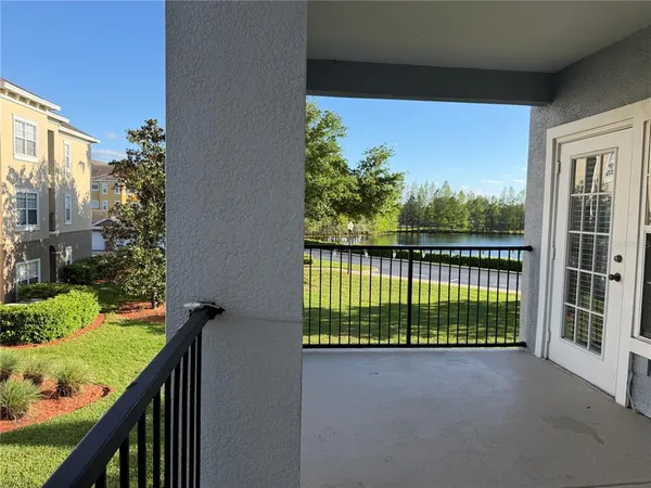 $1,800 | 3735 Conroy Road, Unit 2222, Orlando, FL 32839