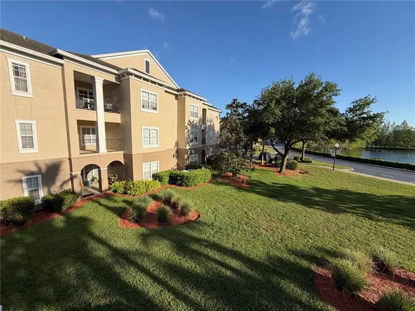 $1,800 | 3735 Conroy Road, Unit 2222, Orlando, FL 32839