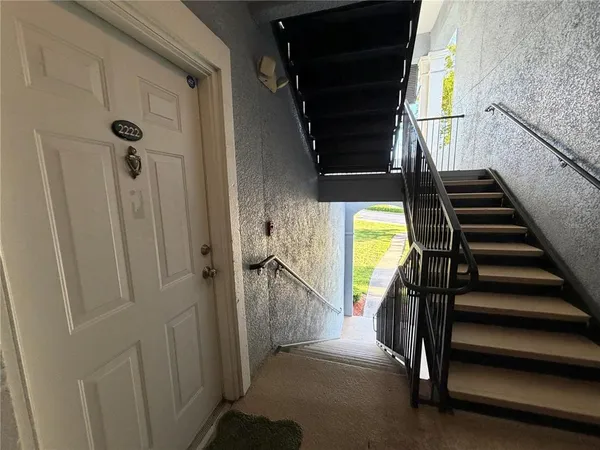 $1,800 | 3735 Conroy Road, Unit 2222, Orlando, FL 32839