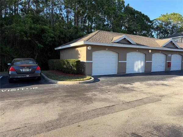 $1,800 | 3735 Conroy Road, Unit 2222, Orlando, FL 32839