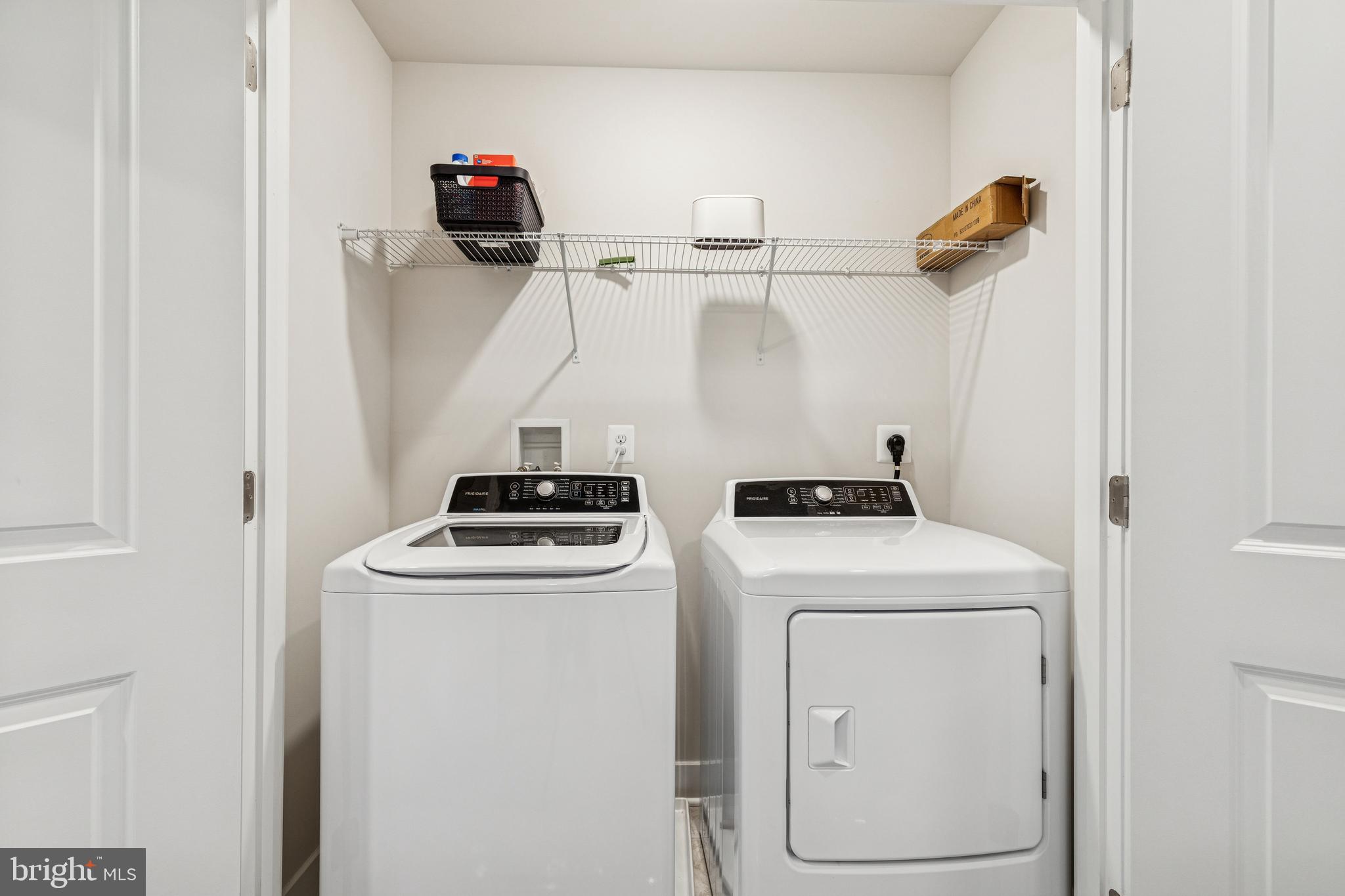 2218 Partin Road Baltimore, MD 21244 - Photo 35 of 62 a utility room with dryer and washer