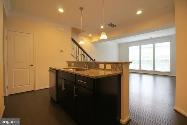 $2,995 | 13615 Air And Parkway, Unit MUSEUM 8J, Herndon, VA 20171